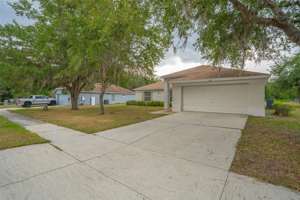 304 Coventry Estates Boulevard Deltona FL 32725