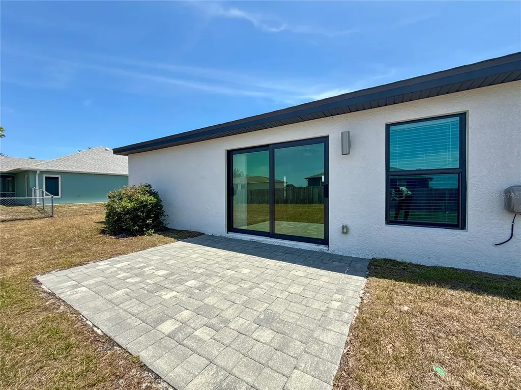 3010 NE 6th Place Cape Coral FL 33909