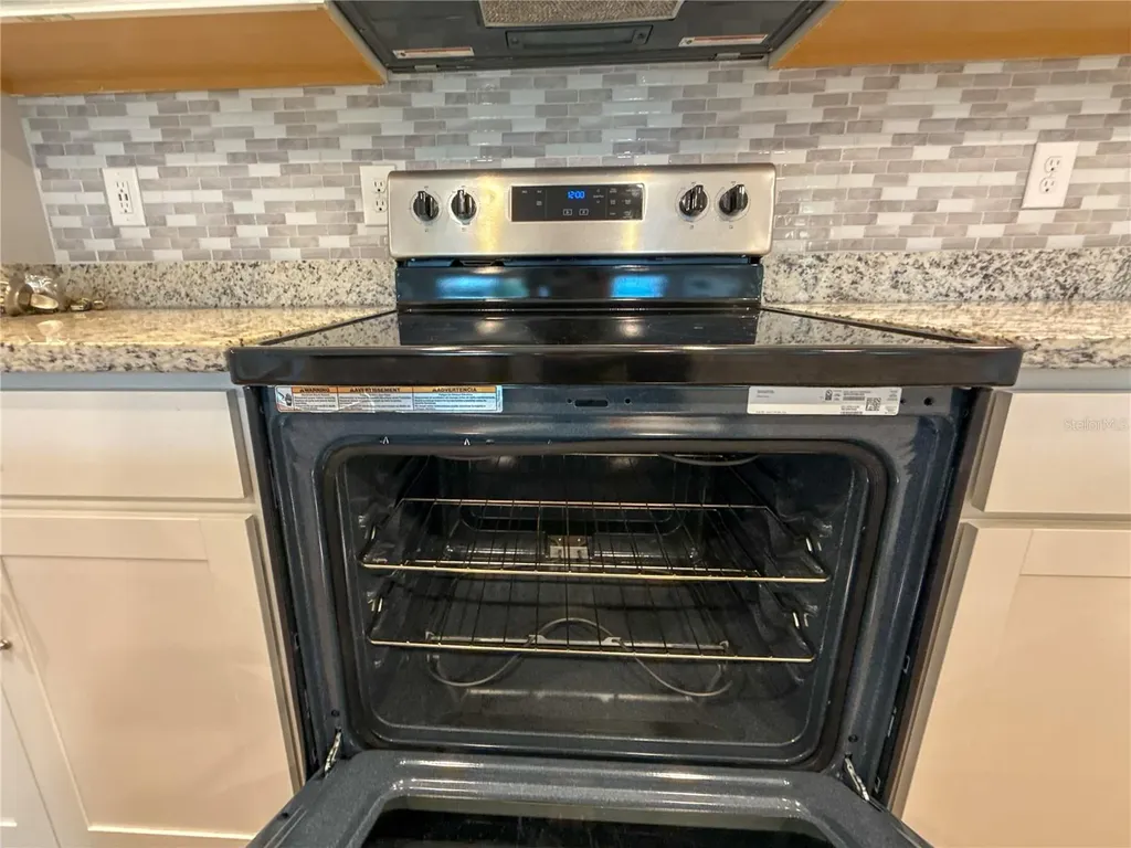 3010 NE 6th Place Cape Coral FL 33909