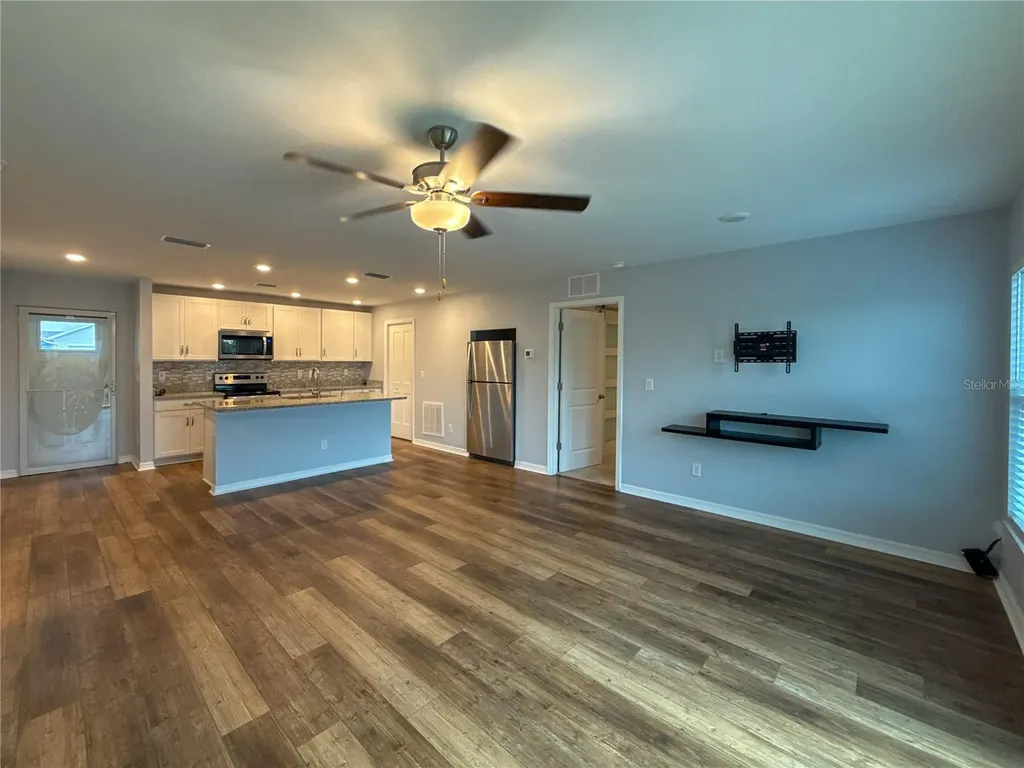 3010 NE 6th Place Cape Coral FL 33909