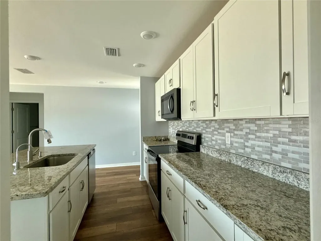 3010 NE 6th Place Cape Coral FL 33909