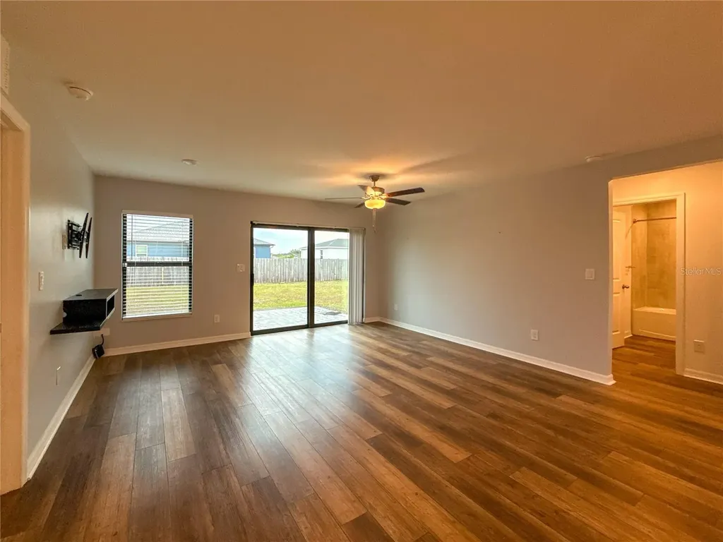 3010 NE 6th Place Cape Coral FL 33909