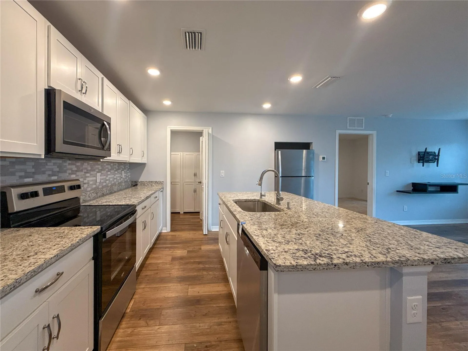 3010 NE 6th Place Cape Coral FL 33909