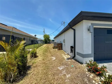 3010 NE 6th Place Cape Coral FL 33909