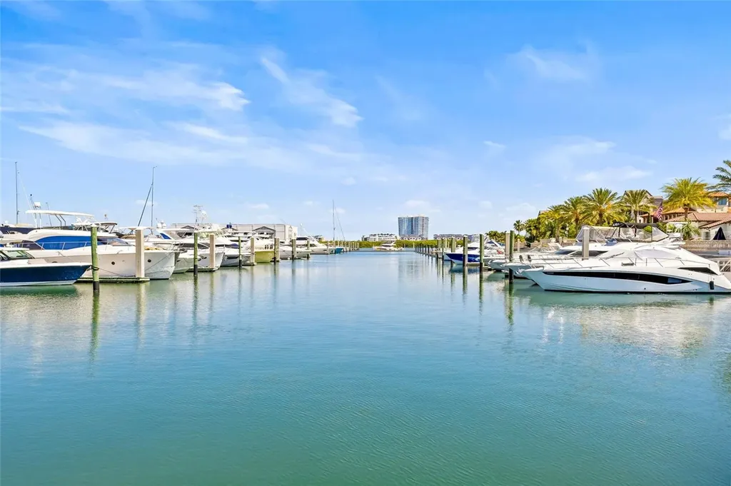 4815 Yacht Club Drive Tampa FL 33616