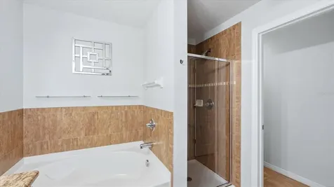 5666 Aaron Court Sarasota FL 34232