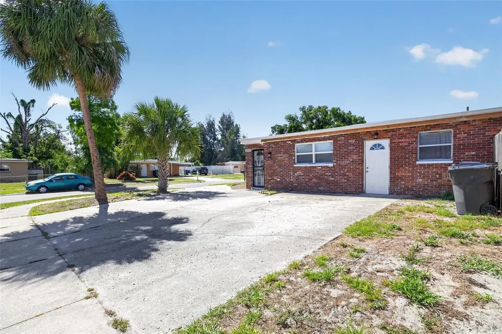 2015 Clarice Circle Tampa FL 33619