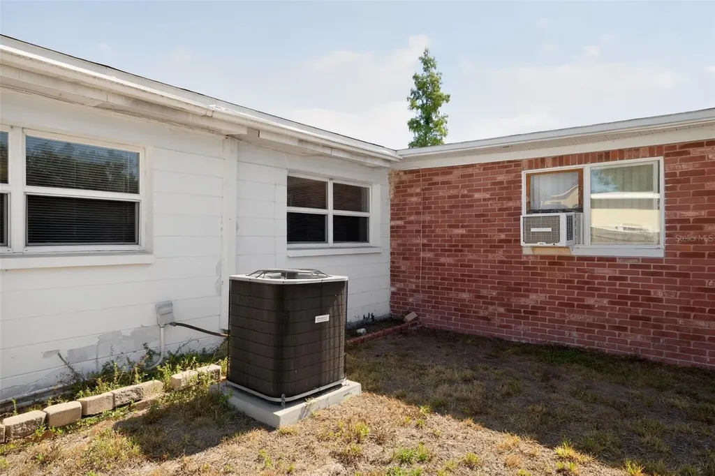 2015 Clarice Circle Tampa FL 33619