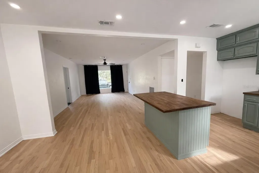 630 Tam O Shanter Drive Orlando FL 32803