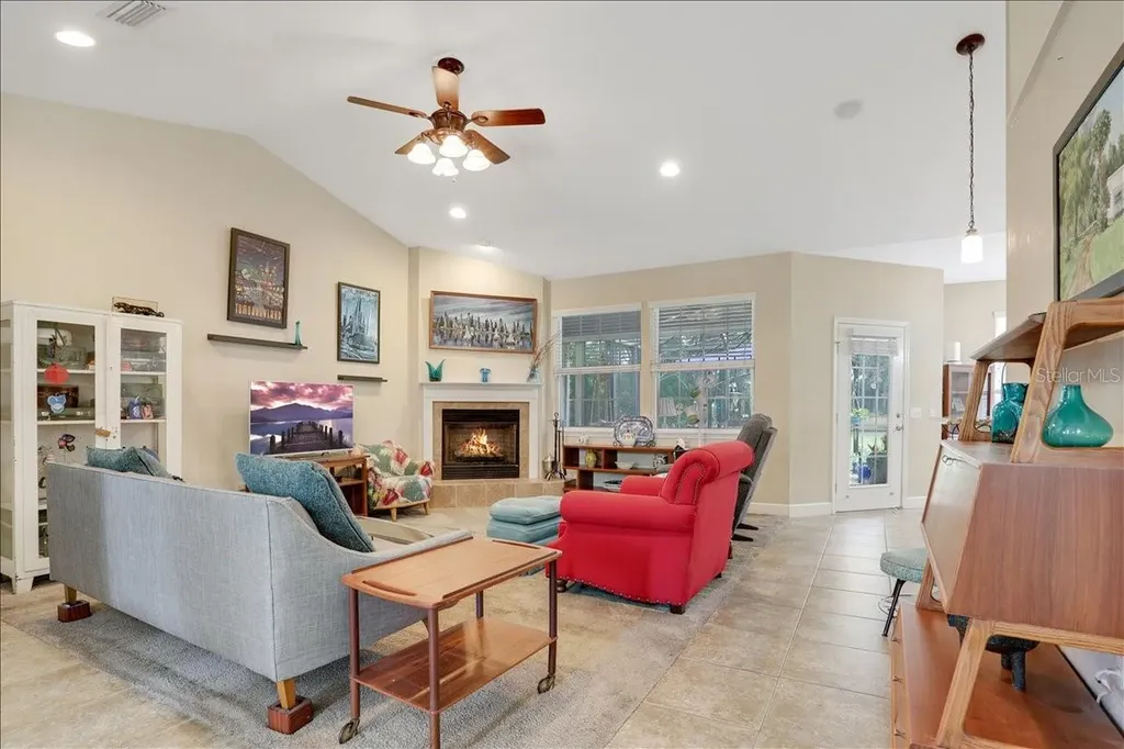 20641 NW 166th Place High Springs FL 32643