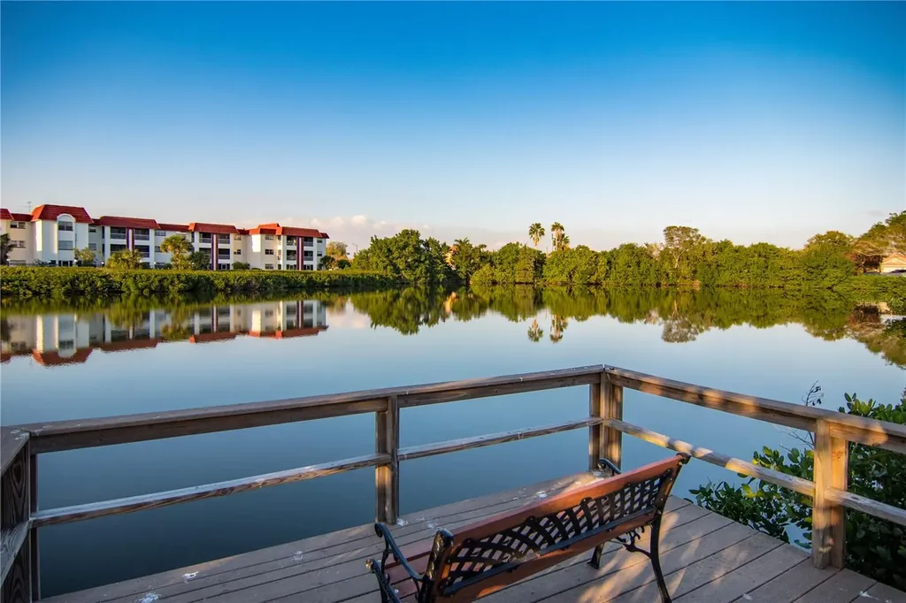 4570 Overlook Drive NE St Petersburg FL 33703