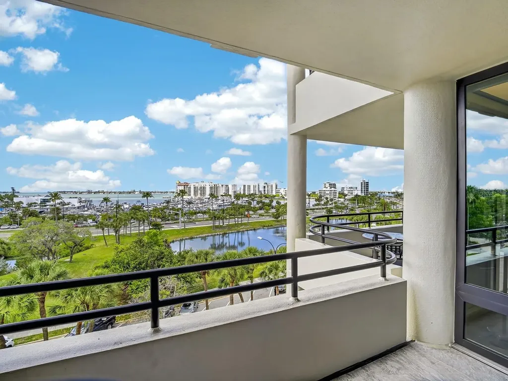 1255 N Gulfstream Avenue Sarasota FL 34236