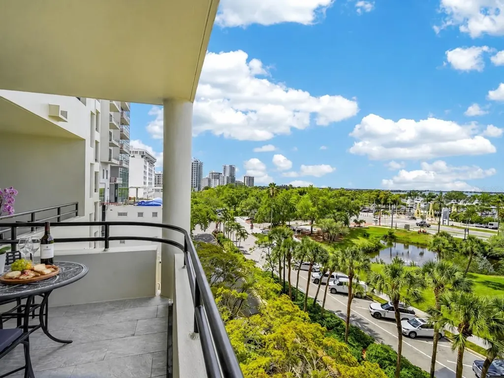 1255 N Gulfstream Avenue Sarasota FL 34236