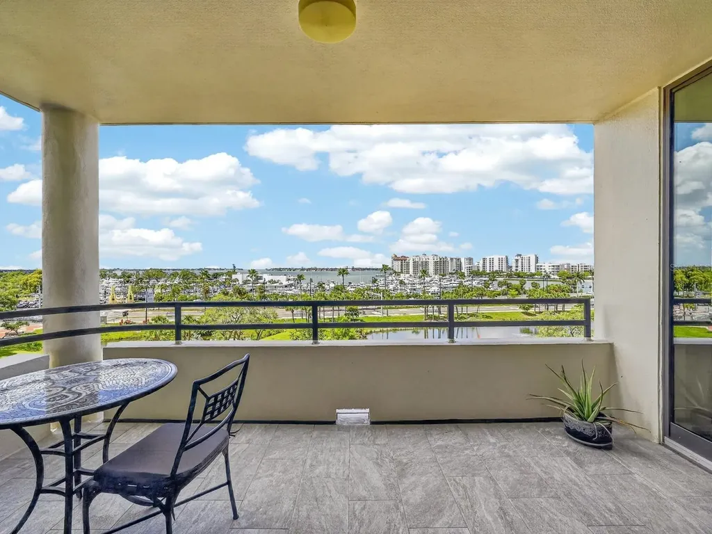 1255 N Gulfstream Avenue Sarasota FL 34236