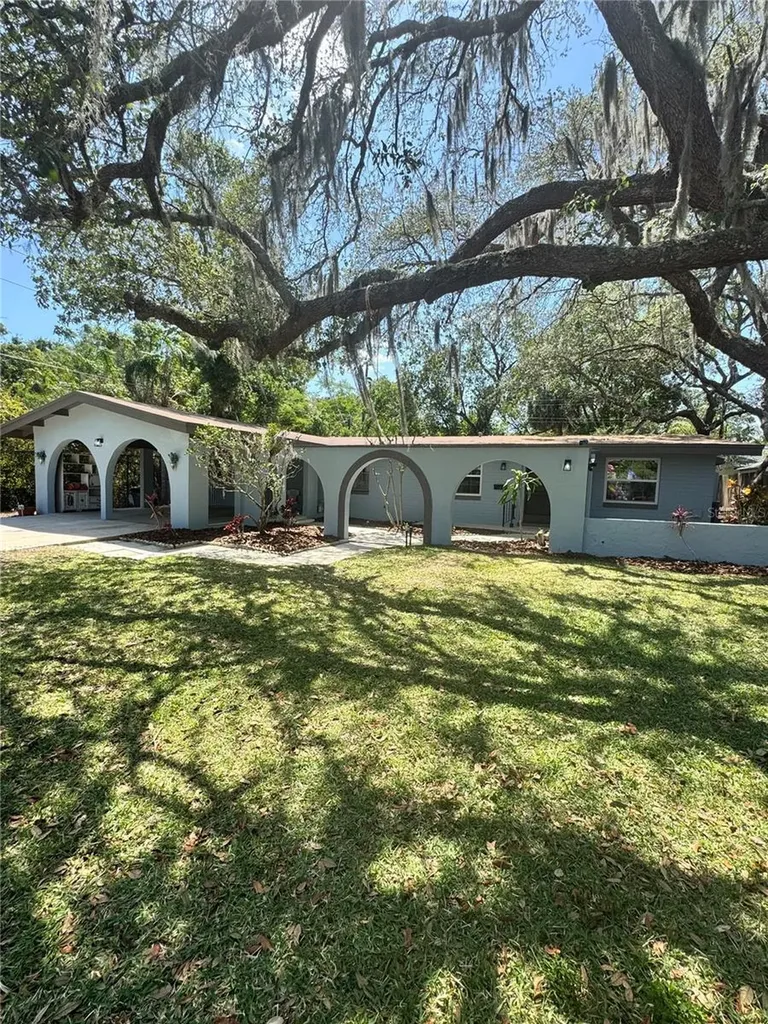 250 Cedarwood Drive Maitland FL 32751
