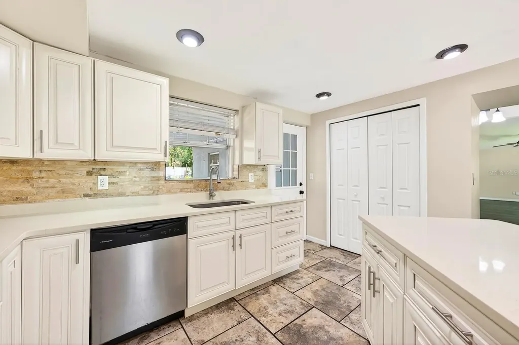 2821 Touraine Avenue Orlando FL 32812