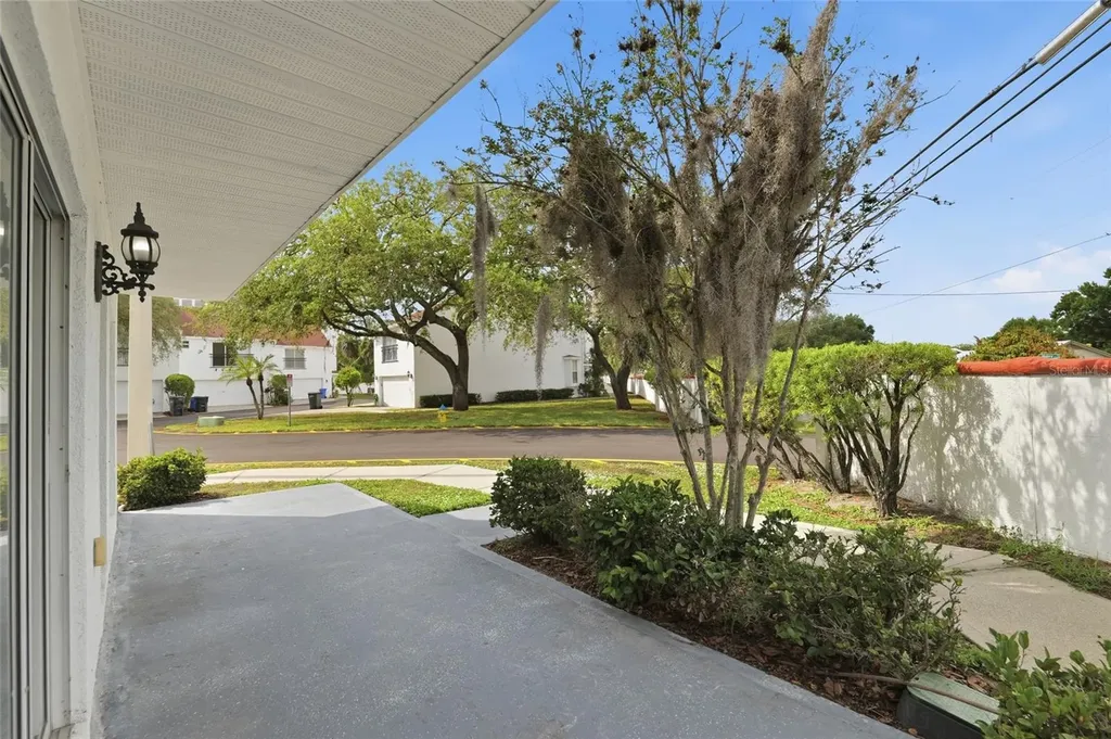9506 Citrus Glen Place Tampa FL 33618