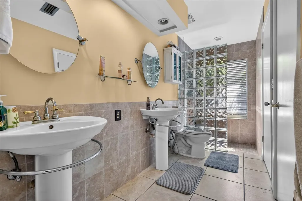 11310 Linarbor Place Tampa FL 33617
