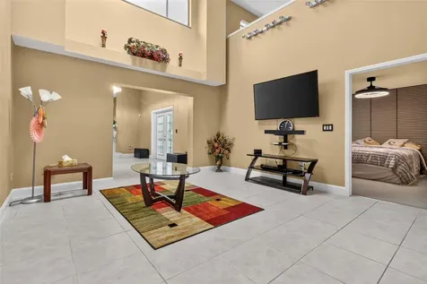 11310 Linarbor Place Tampa FL 33617