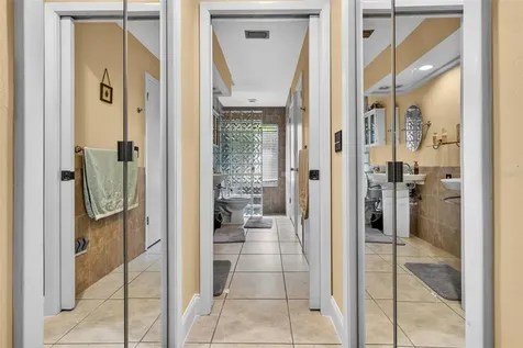 11310 Linarbor Place Tampa FL 33617