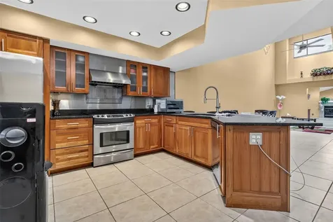 11310 Linarbor Place Tampa FL 33617