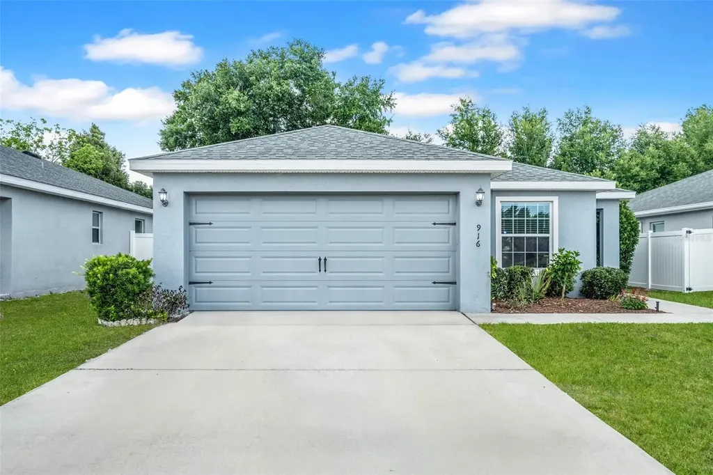 916 Orleans Drive Eagle Lake FL 33839