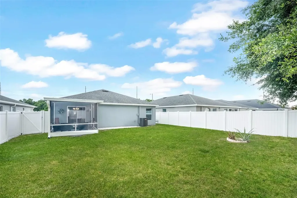 916 Orleans Drive Eagle Lake FL 33839