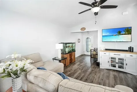 916 Orleans Drive Eagle Lake FL 33839