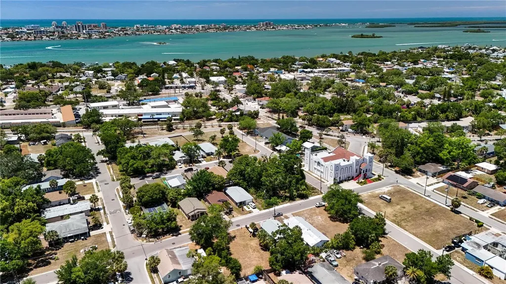 1405 Pennsylvania Avenue Clearwater FL 33755