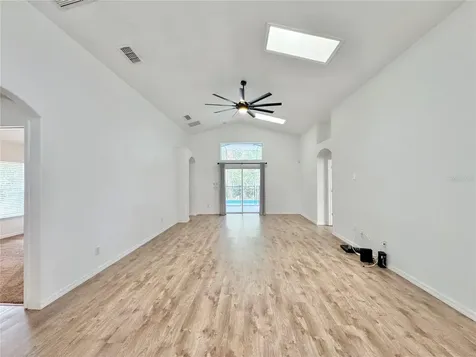 502 Viola Drive Davenport FL 33837