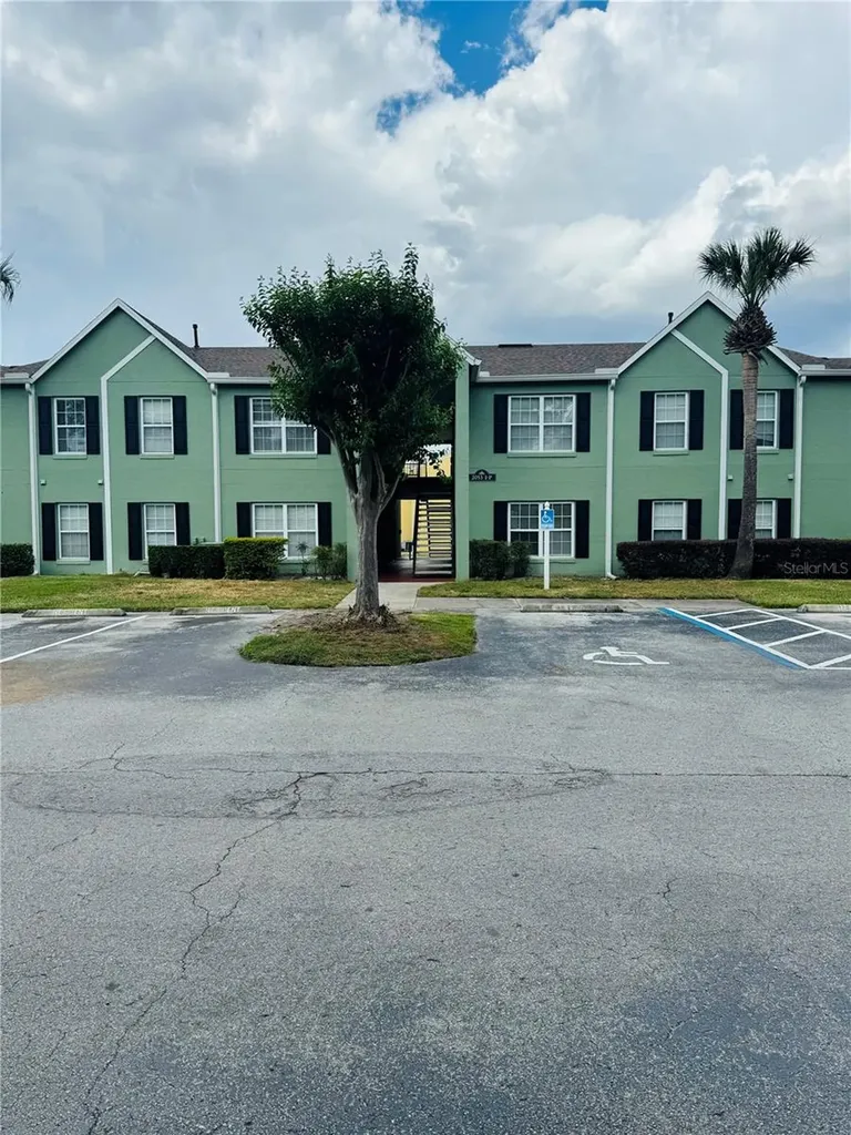 2053 Dixie Belle Drive Orlando FL 32812