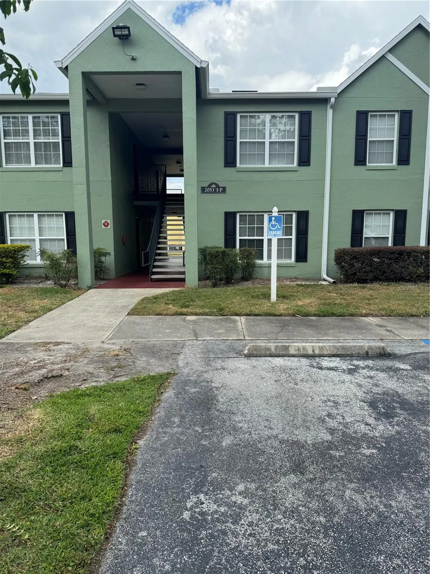 2053 Dixie Belle Drive Orlando FL 32812