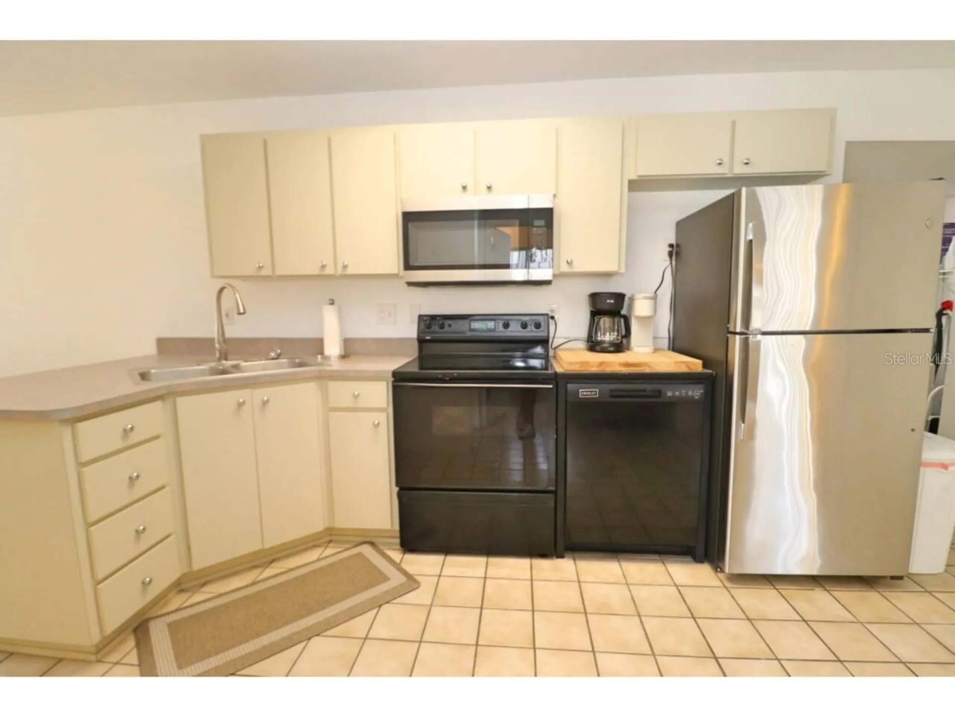 906 E 11th Avenue New Smyrna Beach FL 32169