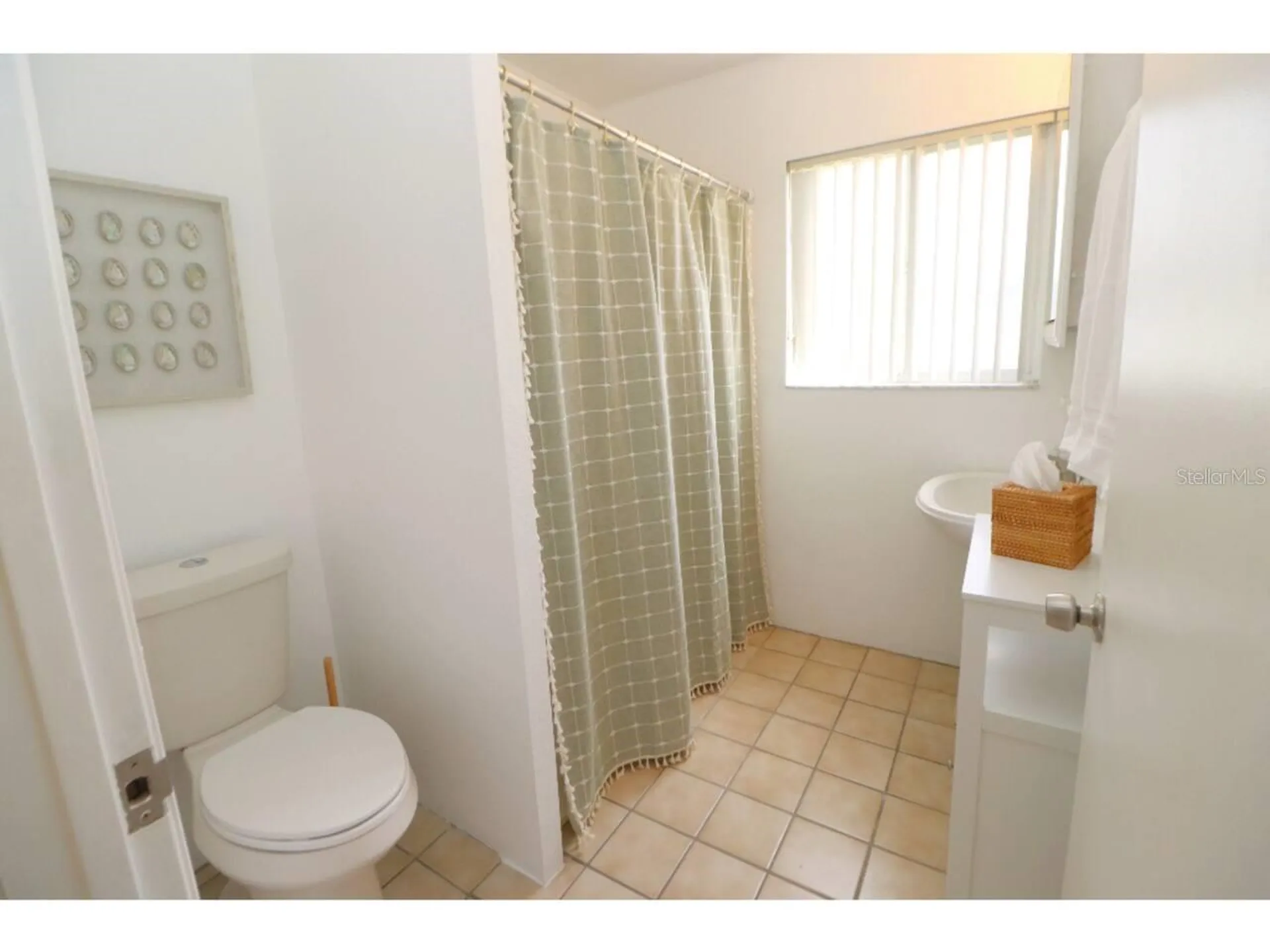 906 E 11th Avenue New Smyrna Beach FL 32169