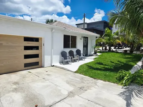 906 E 11th Avenue New Smyrna Beach FL 32169