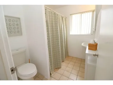 906 E 11th Avenue New Smyrna Beach FL 32169
