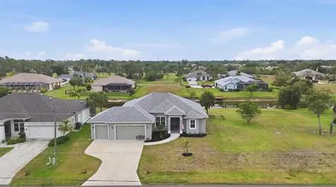 48 Long Meadow Lane Rotonda West FL 33947