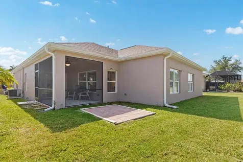 2796 Suncoast Lakes Boulevard Punta Gorda FL 33980