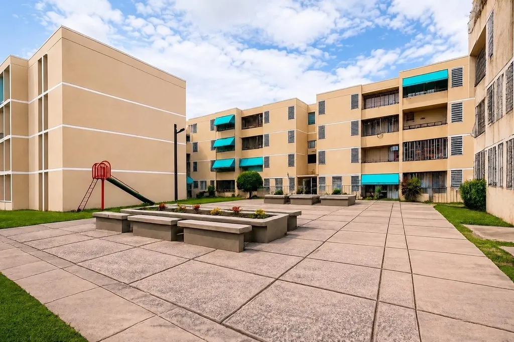 12 San Fdernando Gardens Bayamon PR 00956