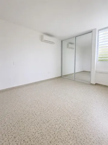 12 San Fdernando Gardens Bayamon PR 00956