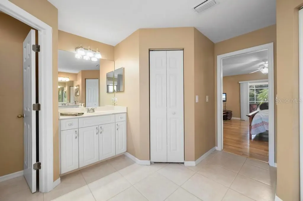 3801 Wayward Ave. Avenue North Port FL 34286