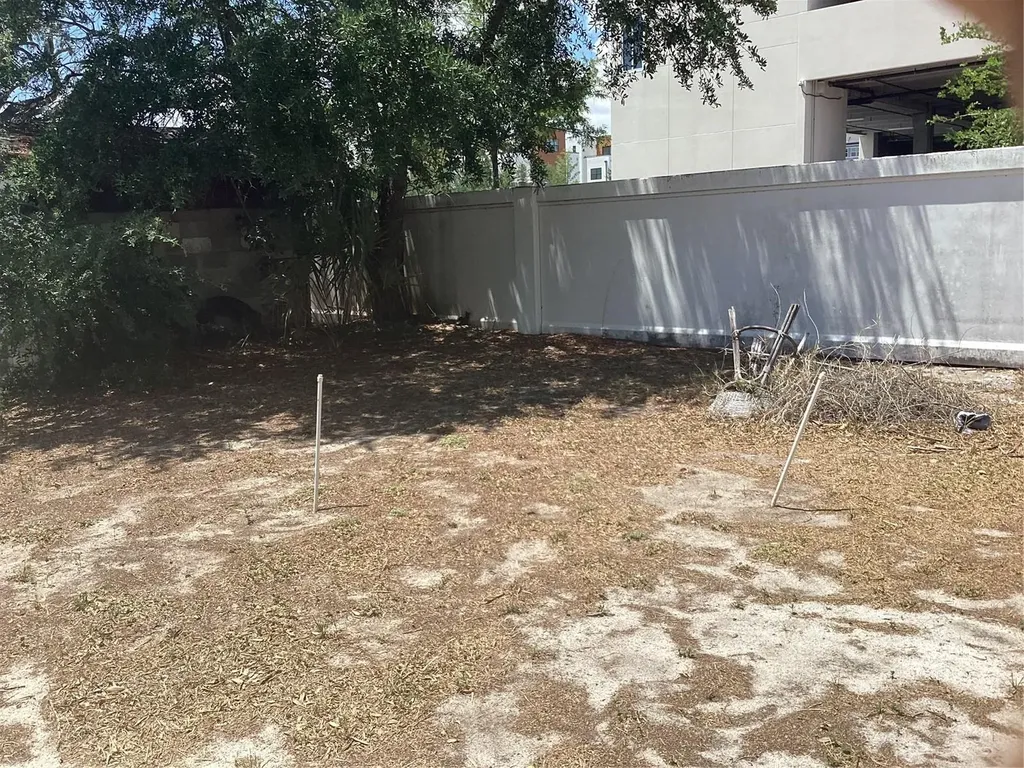 3909 W Palmetto Street Tampa FL 33607