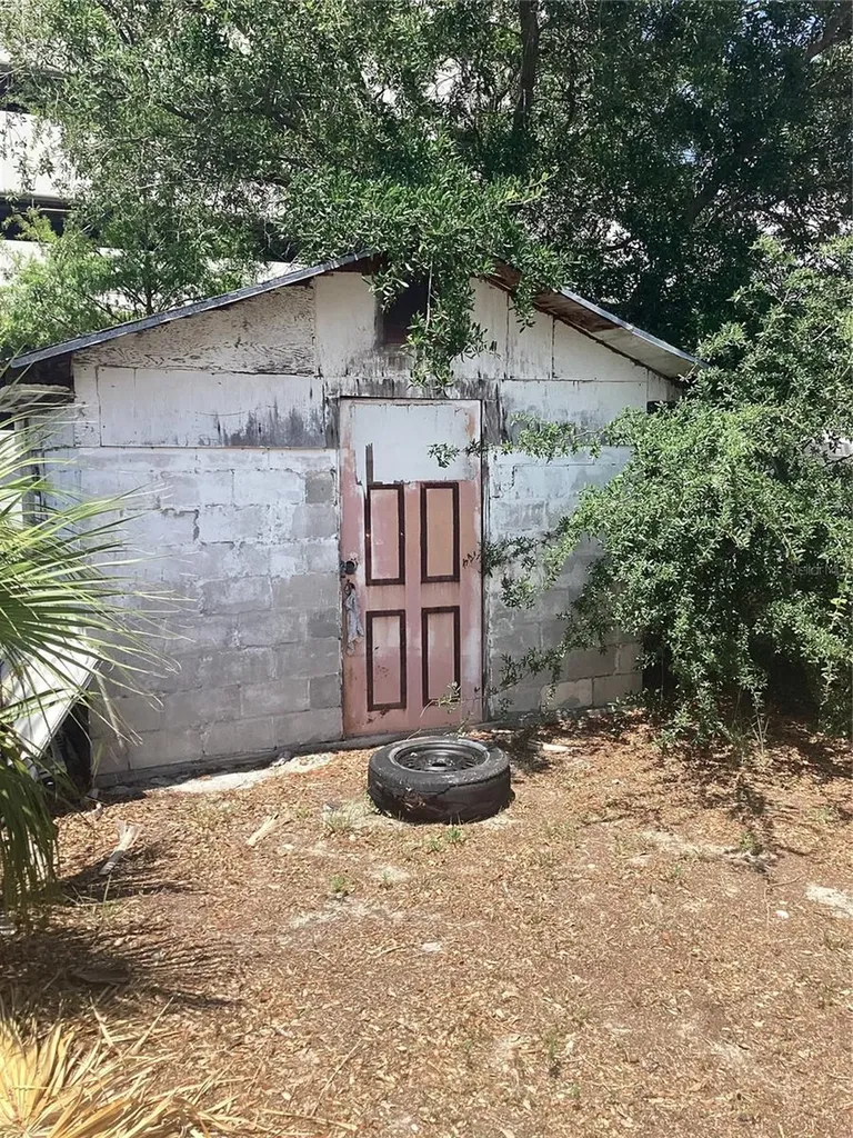 3909 W Palmetto Street Tampa FL 33607