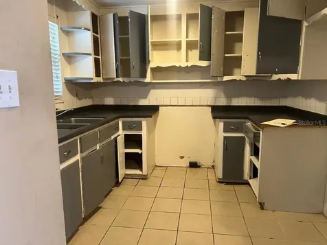 5011 N 39th Street Tampa FL 33610
