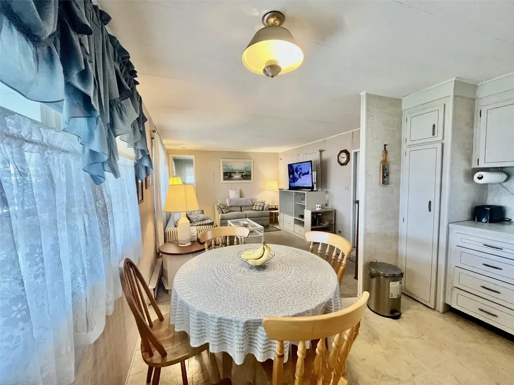 130 Melody Lane Tarpon Springs FL 34689