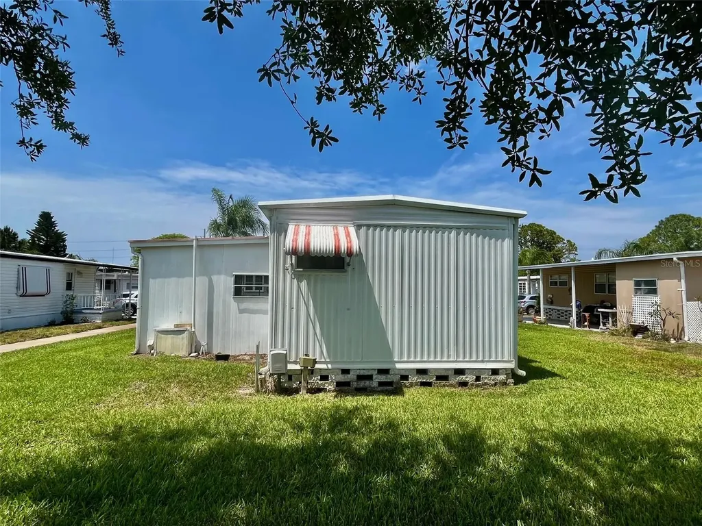 130 Melody Lane Tarpon Springs FL 34689