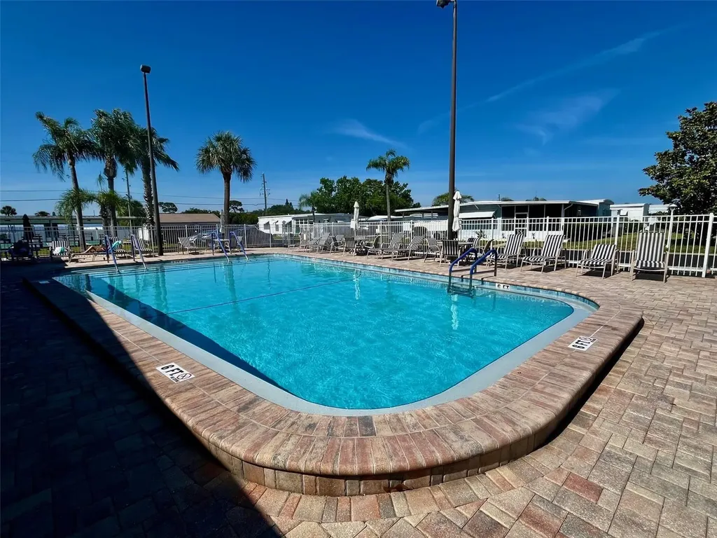 130 Melody Lane Tarpon Springs FL 34689