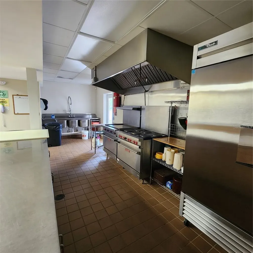 130 Melody Lane Tarpon Springs FL 34689
