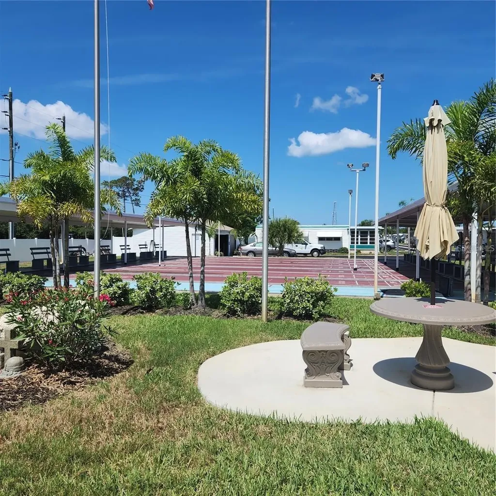 130 Melody Lane Tarpon Springs FL 34689