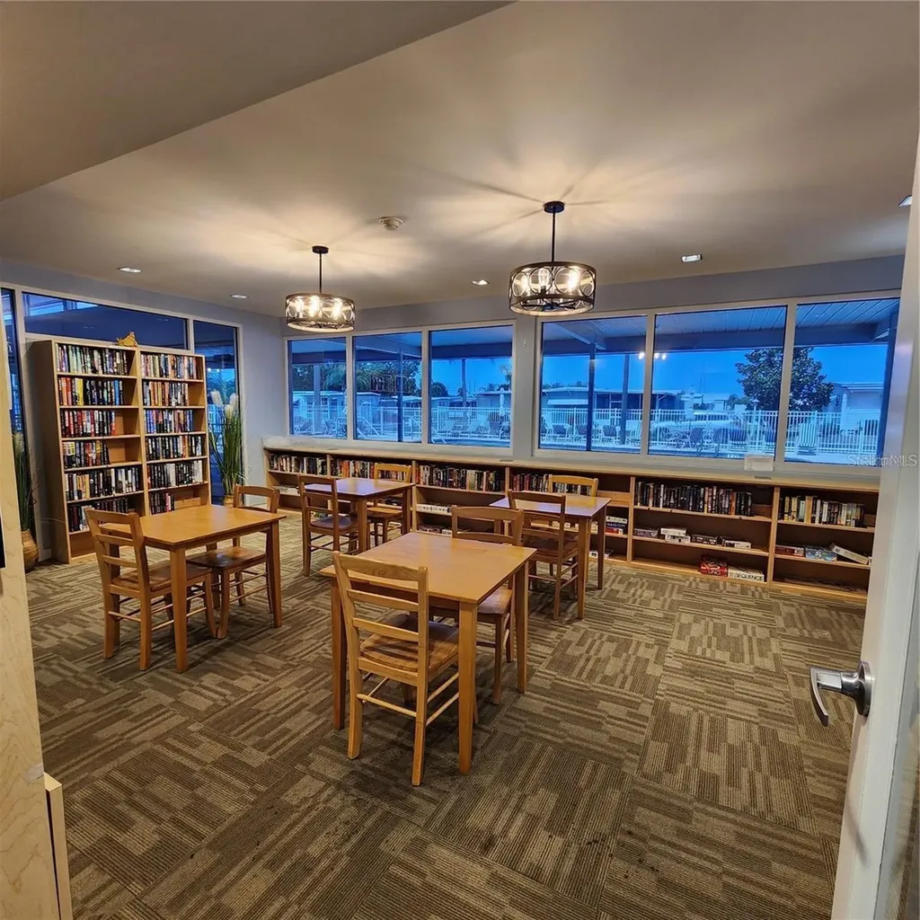 130 Melody Lane Tarpon Springs FL 34689